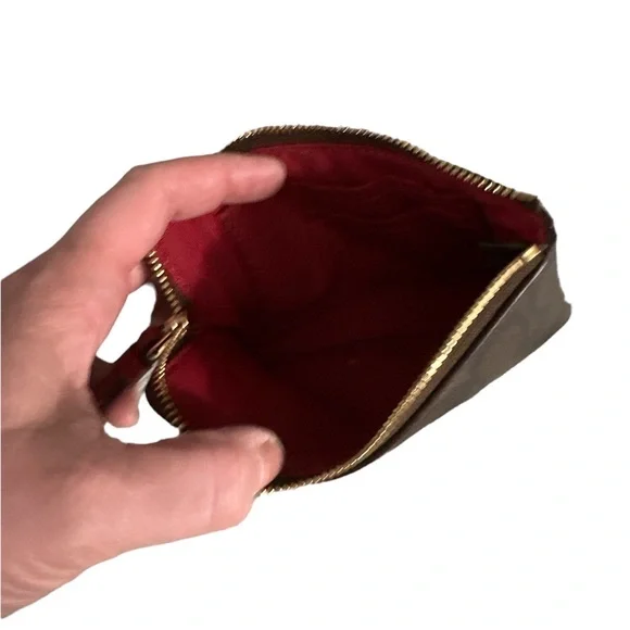 NWOT coach brown and black red wristlet so cute guys perfect size matches bag - Picture 3 of 3